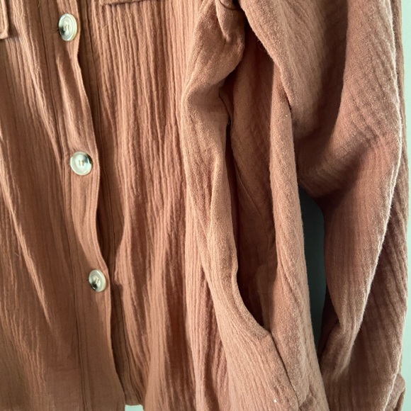 Linen Button-Down - Picture 4 of 5